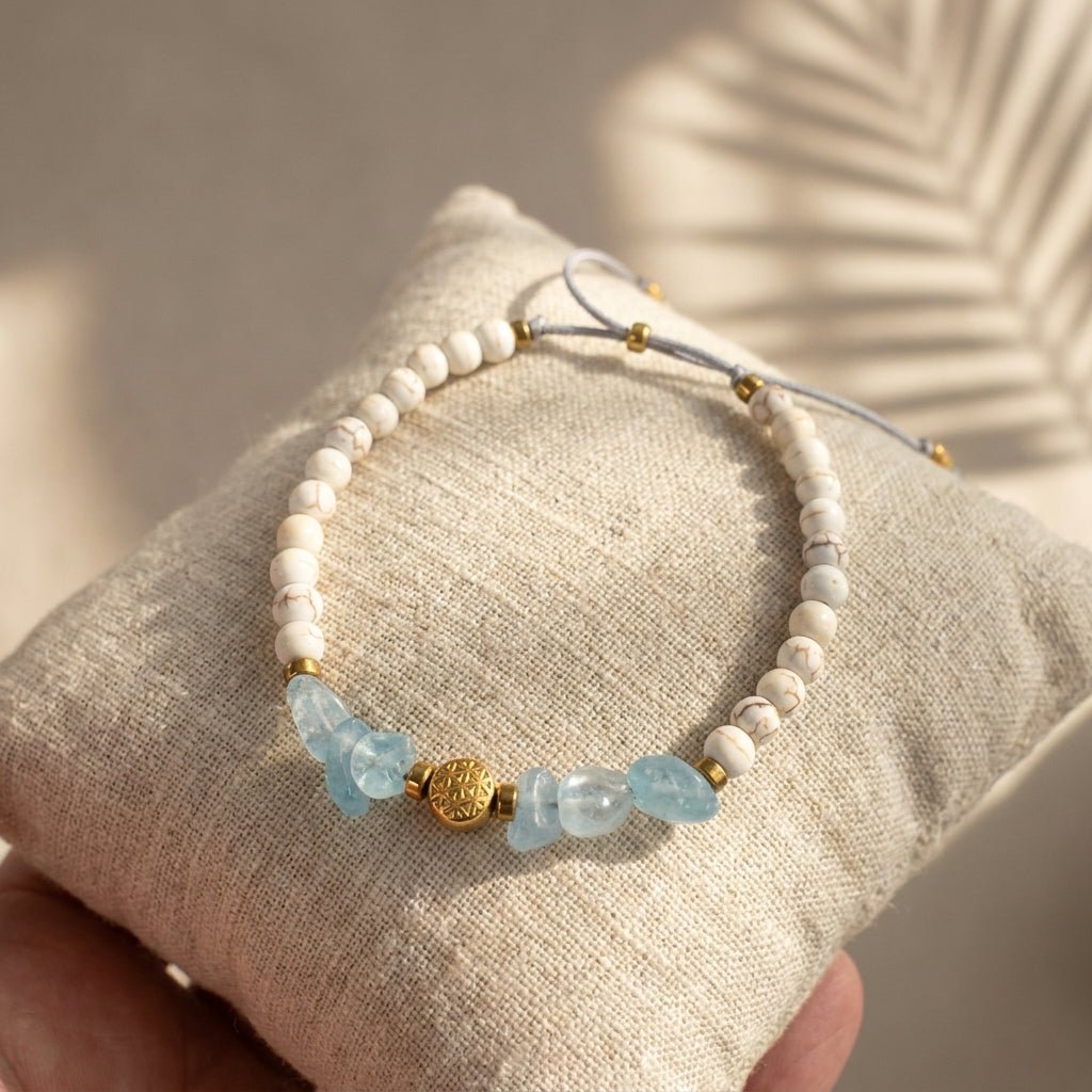 Detailansicht des größenverstellbaren Verschlusses vom Aquamarin Armband für optimalen Tragekomfort im Alltag.