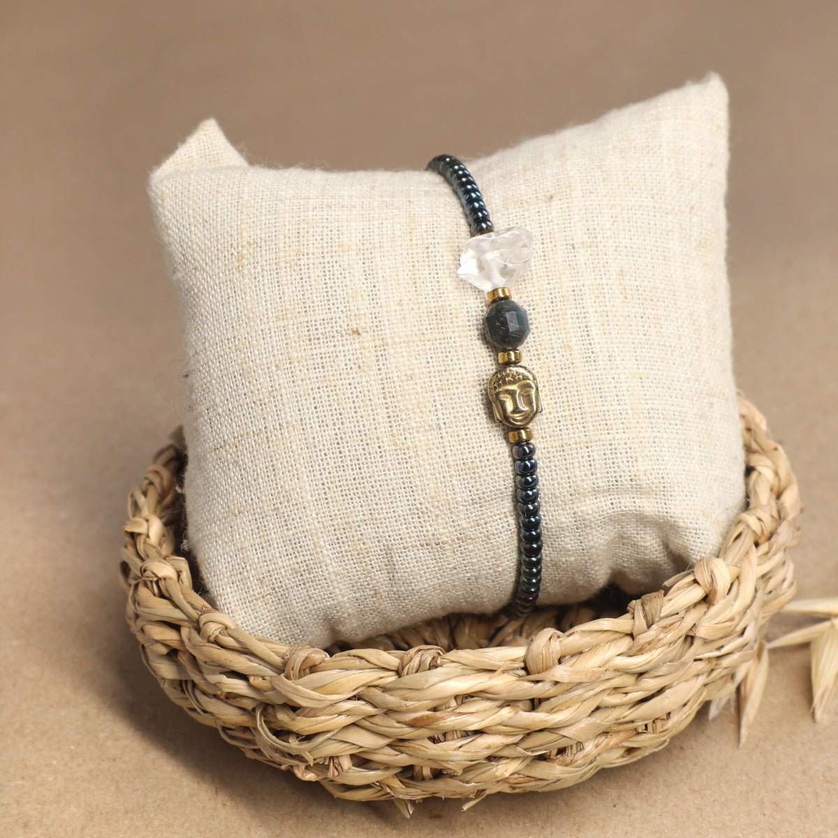 Buddha Armband mit Tigerauge grau und Bergkristall - | trueffeldesign