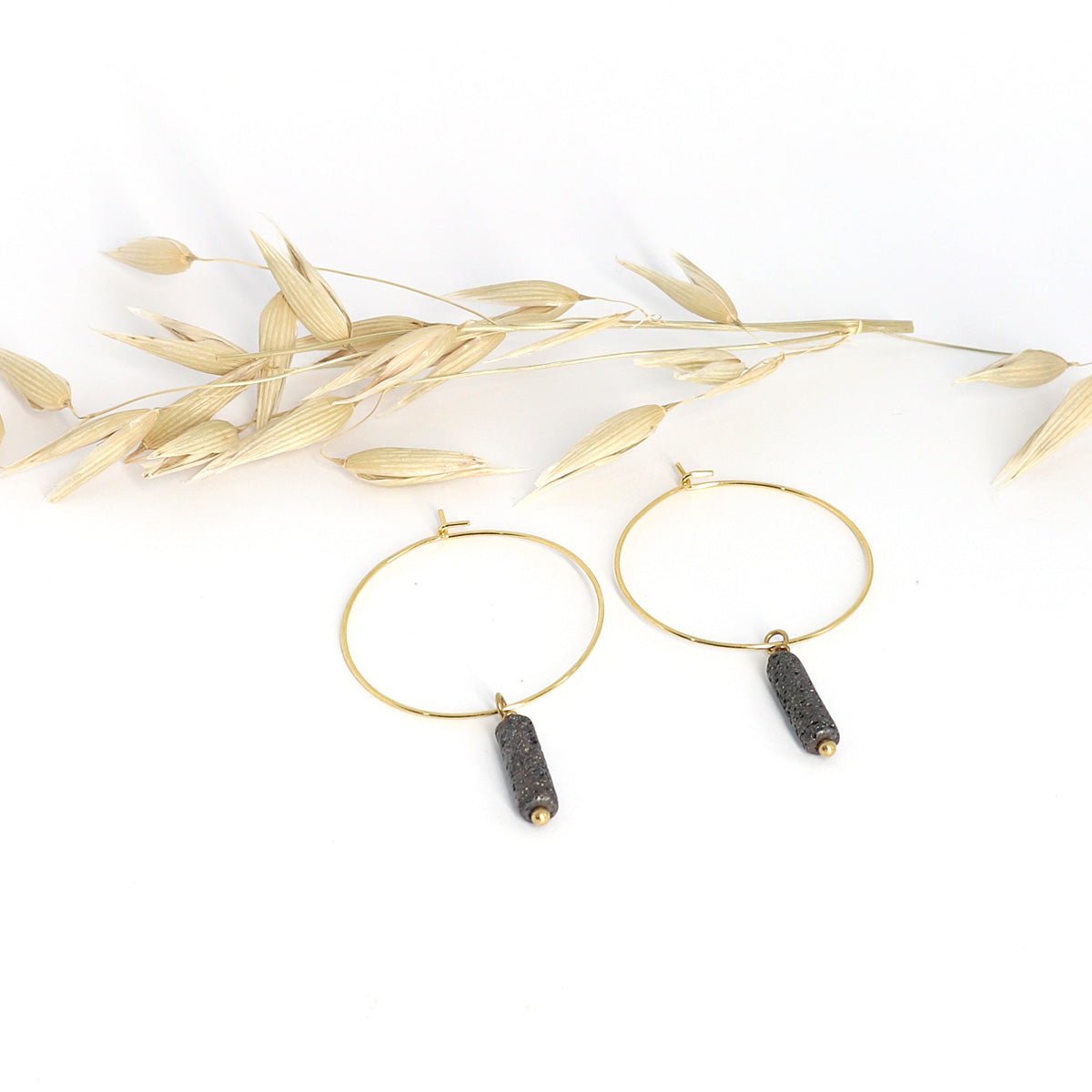 Creolen mit Hämatit - trueffeldesign | Handgemachter Schmuck mit Bedeutung