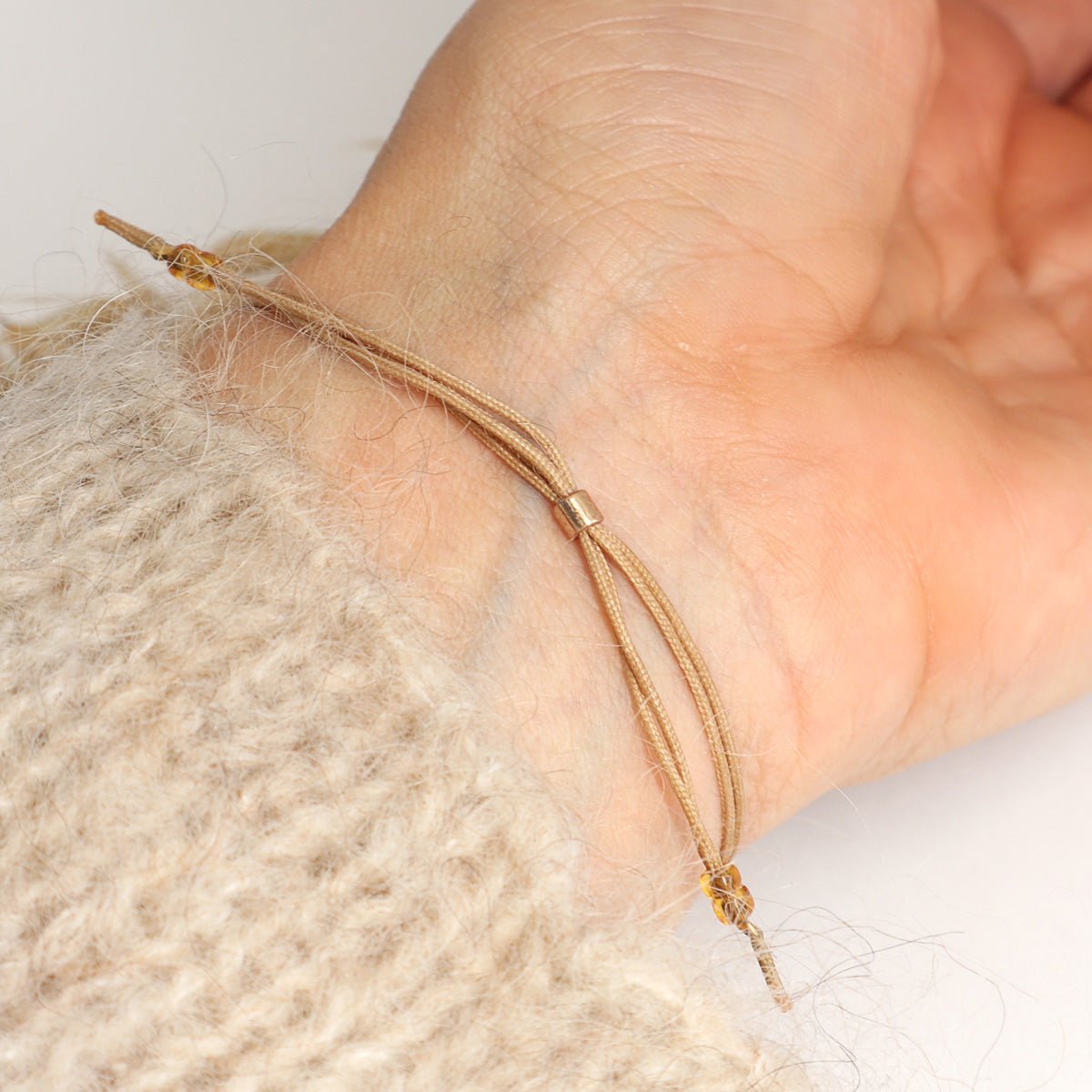 Yoga Armband mit Amethyst & Jaspis - trueffeldesign | Handgemachter Schmuck mit Bedeutung